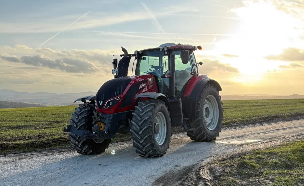 Valtra T194 Versu Traktor